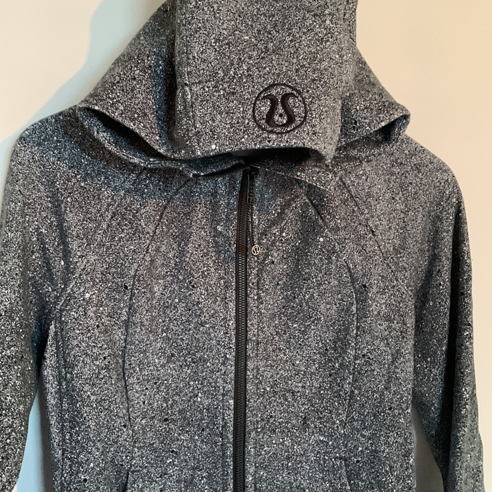 Lululemon zip up sweatshirt speckled black, size 4